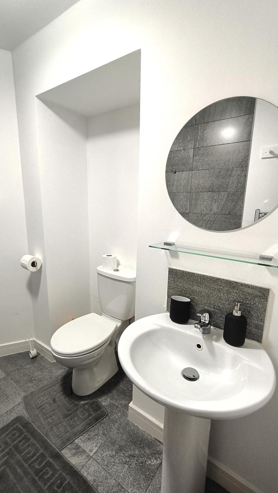 Ideal For Groups - Modern 2 Bedroom Apartment - Free Parking, Transit Links, Close To Stadiums Manchester Exteriör bild